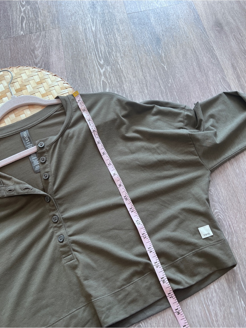 Vuori Avalon Henley - Picture 5 of 7